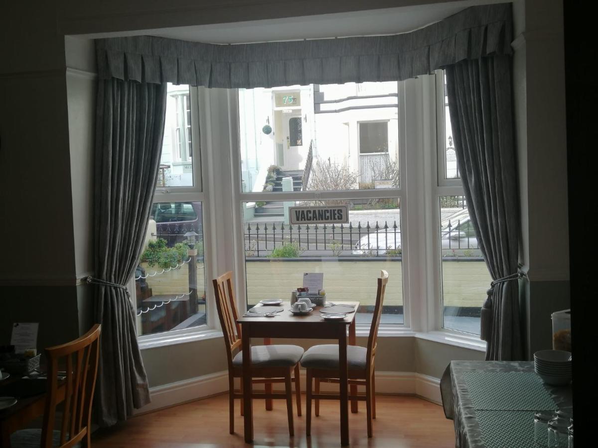 No 6 Quality Guesthouse Llandudno Exterior photo